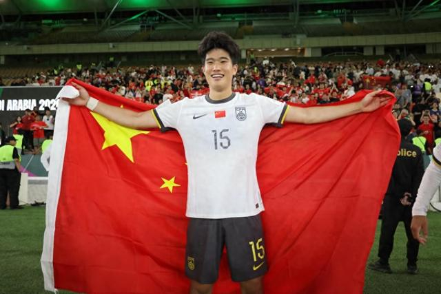 开云体育平台-从“带刀中卫”闪耀亚洲杯,看到青训久久为功之路|泰山|彭啸|中国队|韩鹏|U23_新浪体育_新浪新闻